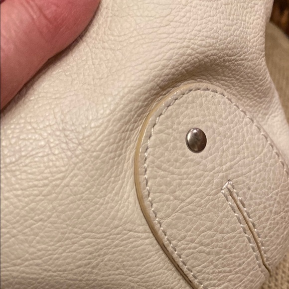 Bally Cream Leather Shoulder Bag with Silver Hardware - Picture 2 of 13
